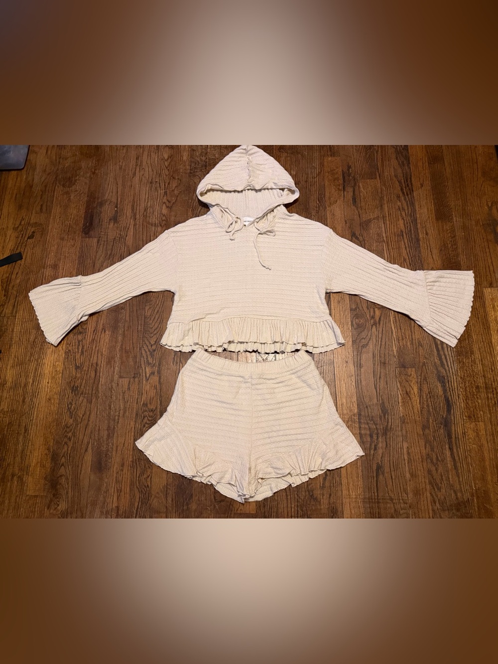 NWT Heyson Beige Waffle Knit Ruffle Trim Hoodie and Shorts Lounge Set Medium